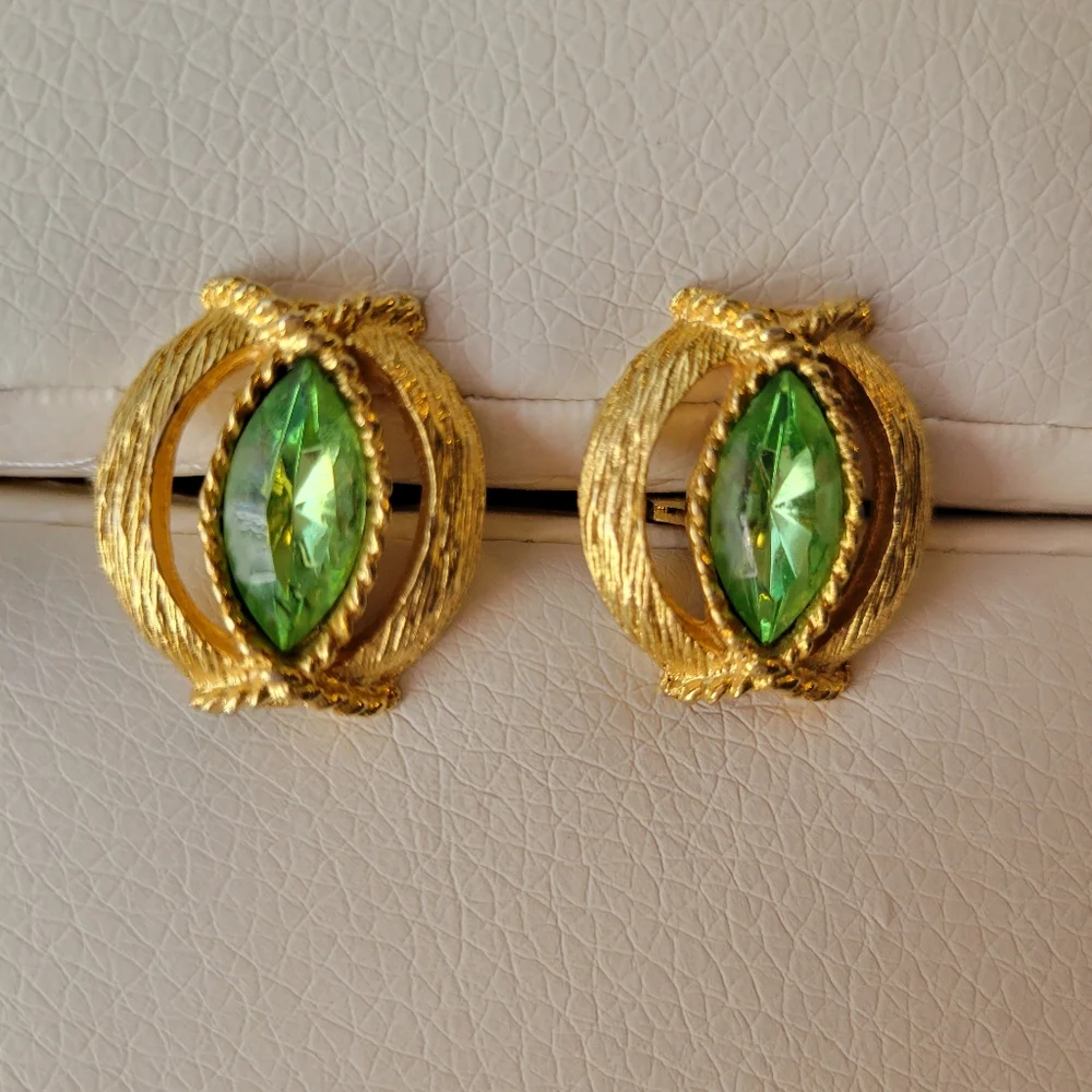 Vintage Cufflinks Green Rhinestone & Gold-tone Corded Metalwork ~ Snazzy! Retro!